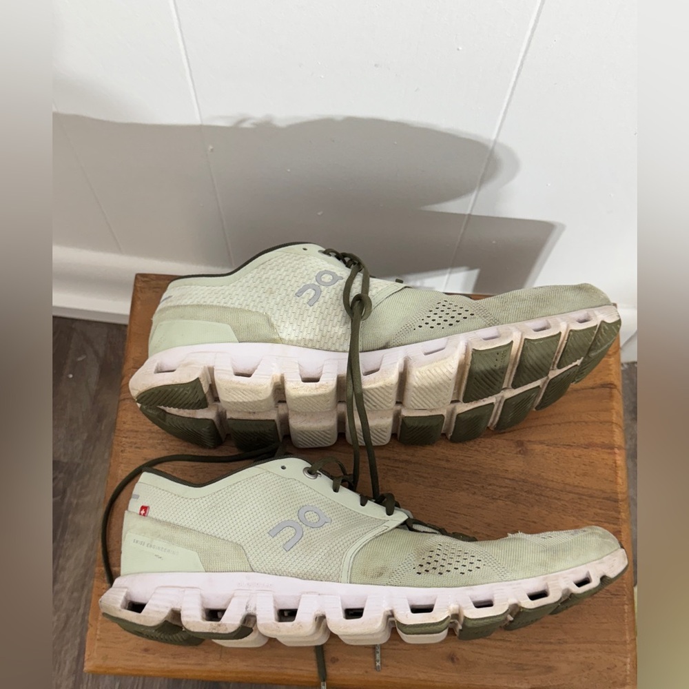 On RunningCloud X 'Aloe White' - Picture 3 of 10